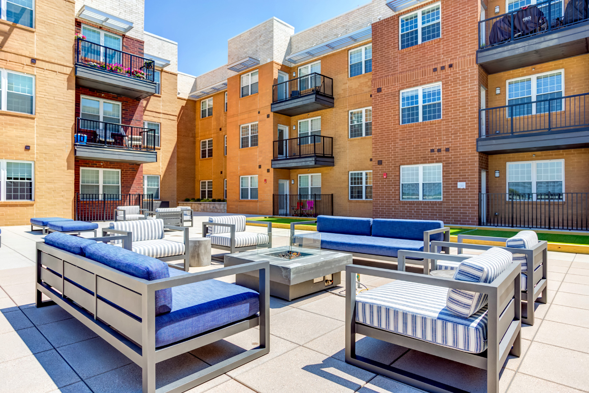 Luxury Apartments In Naperville IL 500 Station Blvd Apartments